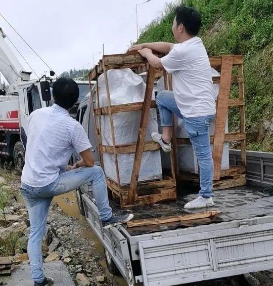 镇雄家政服务看这里！专业搬家拉货开荒保洁等！(图1)