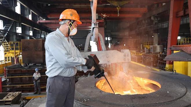 宁波镇海：高温“烤”验下的坚守(图1)