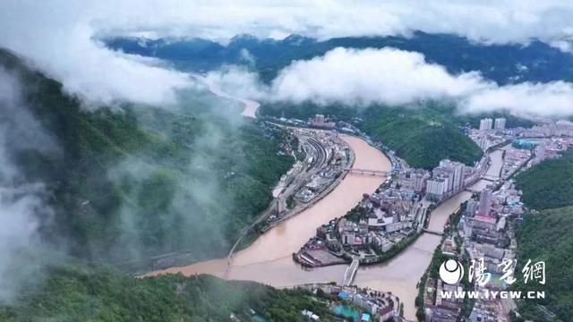 略阳县水务有限公司：以“备”度“汛”全力抢险切实保障汛期城乡供水安全(图1)