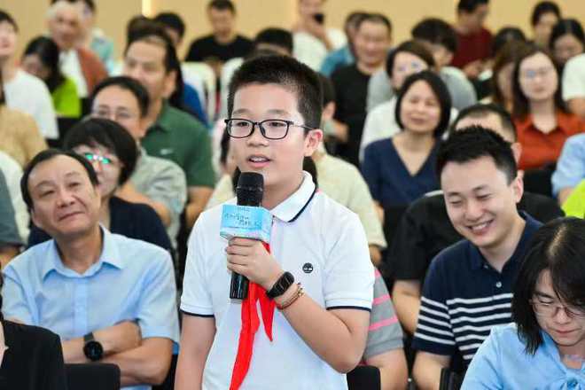 沿河钓鱼行为管吗？市民下河游泳行吗？普陀区举办重点河道“一河一策”大讨论活动(图2)