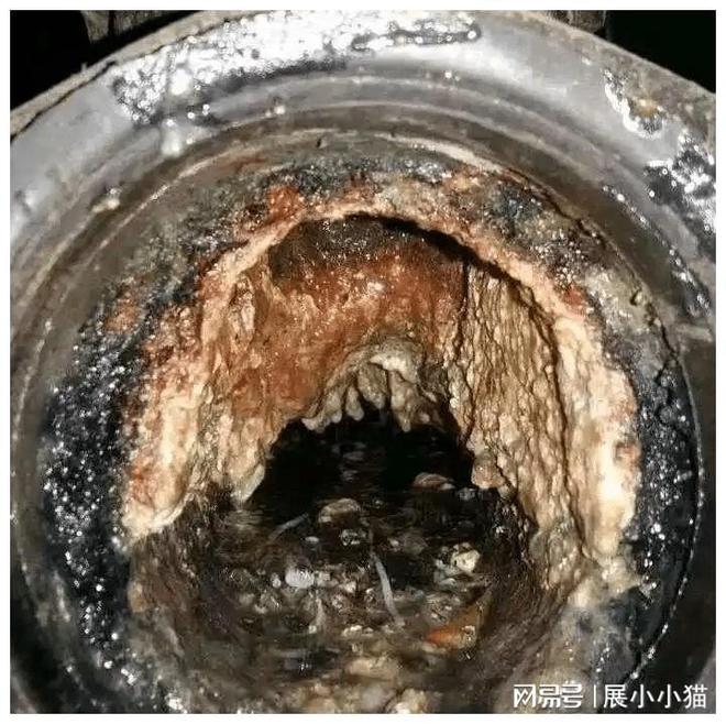 Kaiyun体育网站：下水道被油污堵了千万别用开水冲！简单一招家中管道畅通无阻(图10)