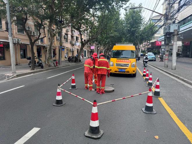 防汛备汛工作长宁区防汛办组织排水管道防台专项检查(图2)