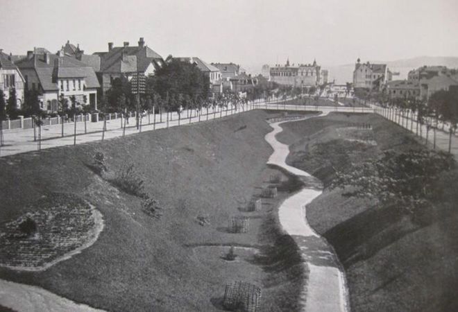 Kaiyun（中国体育）：青岛下水道是当年的世界第一：1898年4月21日德国在青岛设总督府(图2)