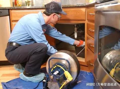 Kaiyun（中国体育）：处理下水道油污堵塞妙招(图1)