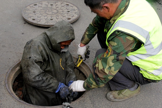Kaiyun体育网站：敦化市住建局开展城区防内涝清淤工程(图1)
