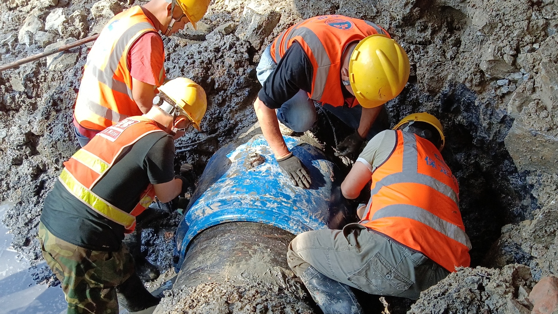 保定供水：争分夺秒修复受损管道全力保障节日用水无忧(图1)