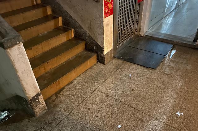 广州人清洗楼梯的方法简单粗暴惊呆了全国人民(图3)