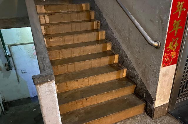 广州人清洗楼梯的方法简单粗暴惊呆了全国人民(图4)