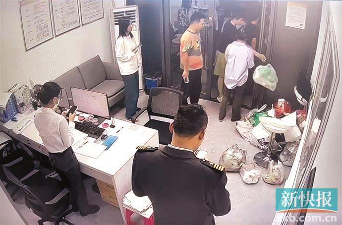 临时投放点一直换永久垃圾站点被撤销小区业主遭遇丢垃圾难(图2)