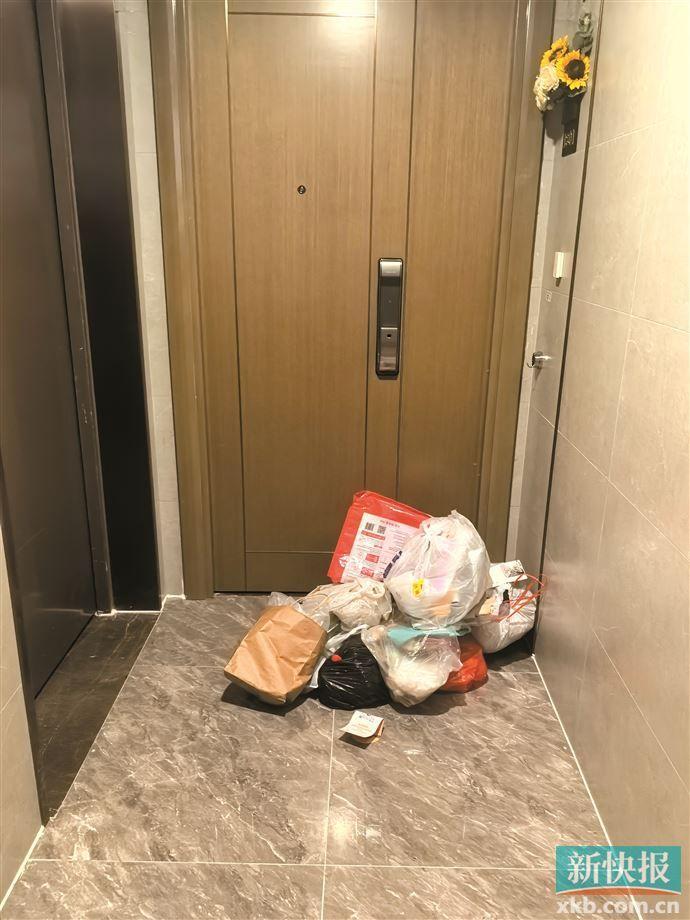 临时投放点一直换永久垃圾站点被撤销小区业主遭遇丢垃圾难(图1)