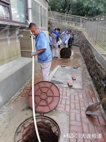 红旗街道信达公司:全面疏通水无阻美好生活不添堵(图1)