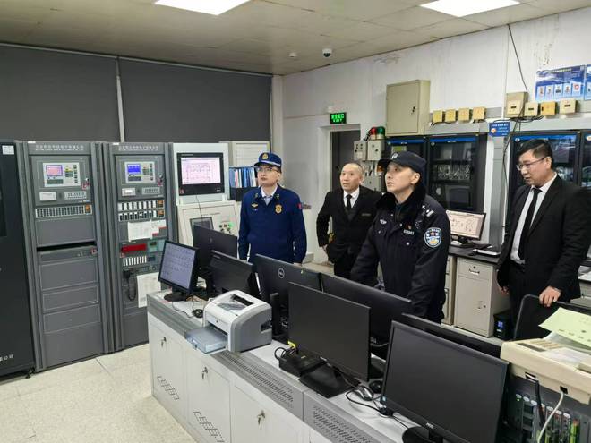 Kaiyun(中国体育):保障城区消防安全形势稳定虹口消防开展年末假日错时夜查行动(图1)