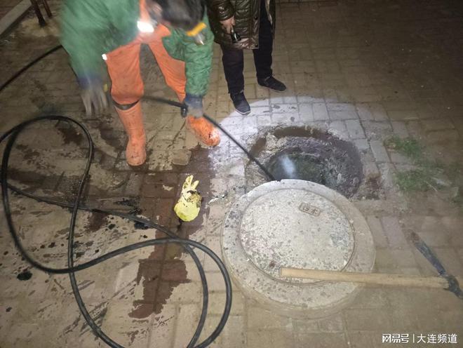 安达公司：疏通下水道及时解民忧(图2)