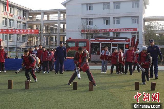 四川成都：春季开学师生们齐学森林防灭火知识(图2)