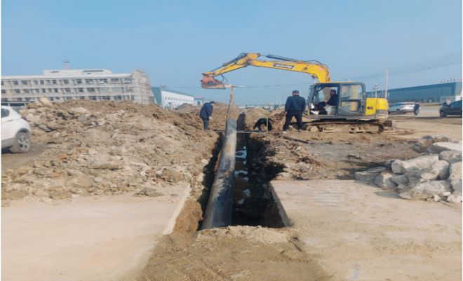 河南淮滨：抢天夺时赶工期助力企业安全生产(图2)