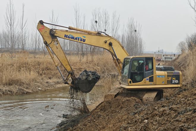 郓城：春灌有“方”让麦田喝上“开春水”(图1)