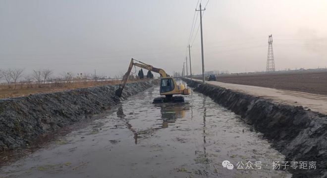 “淤泥贴斜坡”！响水如此清理河道竟被宣传河长办引人质疑！(图3)