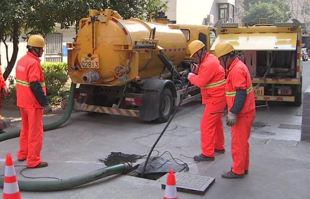 为崇明老旧小区“肠道”减负！(图2)