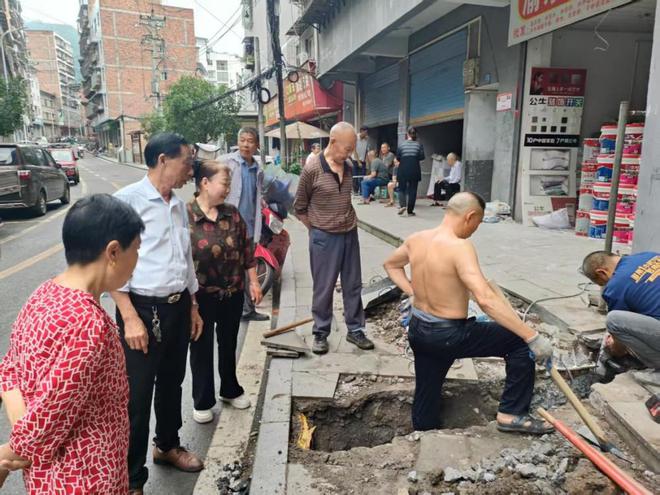 “小楼长”疏通“大民生”：重庆奉节康乐镇郭家社区楼长制解管道堵塞难题的几个精彩瞬间(图1)
