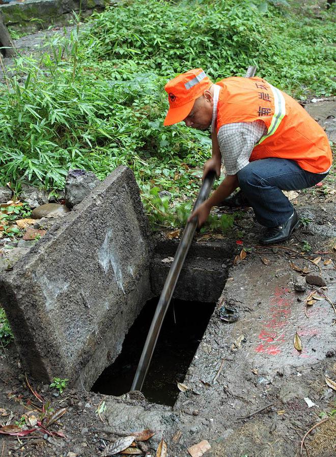 Kaiyun（中国体育）：泉州小区物业化粪池清理清掏行动：共建洁净宜居家园(图4)