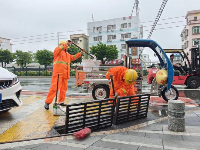 Kaiyun体育网站：雨雨雨雨雨“倒水模式”连环暴击！桥头多部门出动了→(图4)