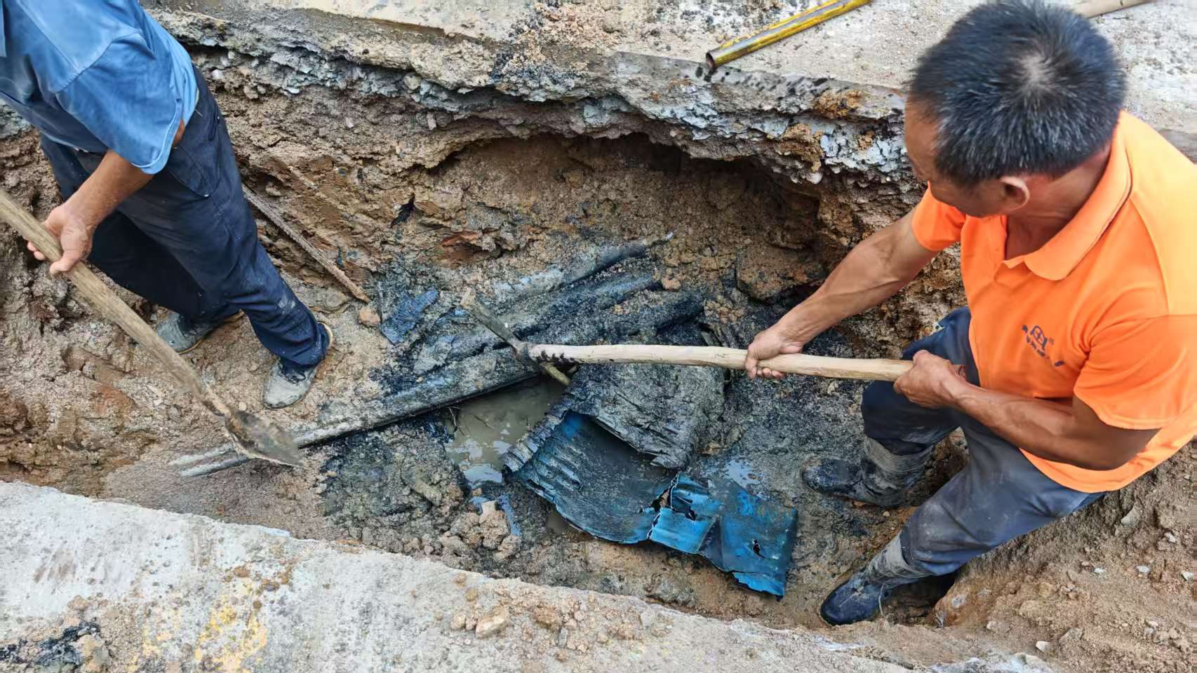 Kaiyun体育网站：马安社区：疏通下水管道“舒”通民生堵点(图1)