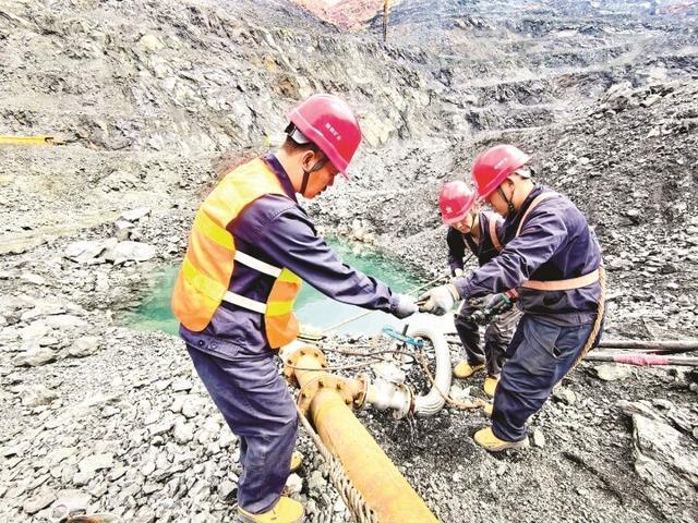 Kaiyun体育网站：鞍钢资源各单位全面开展防汛工作(图2)