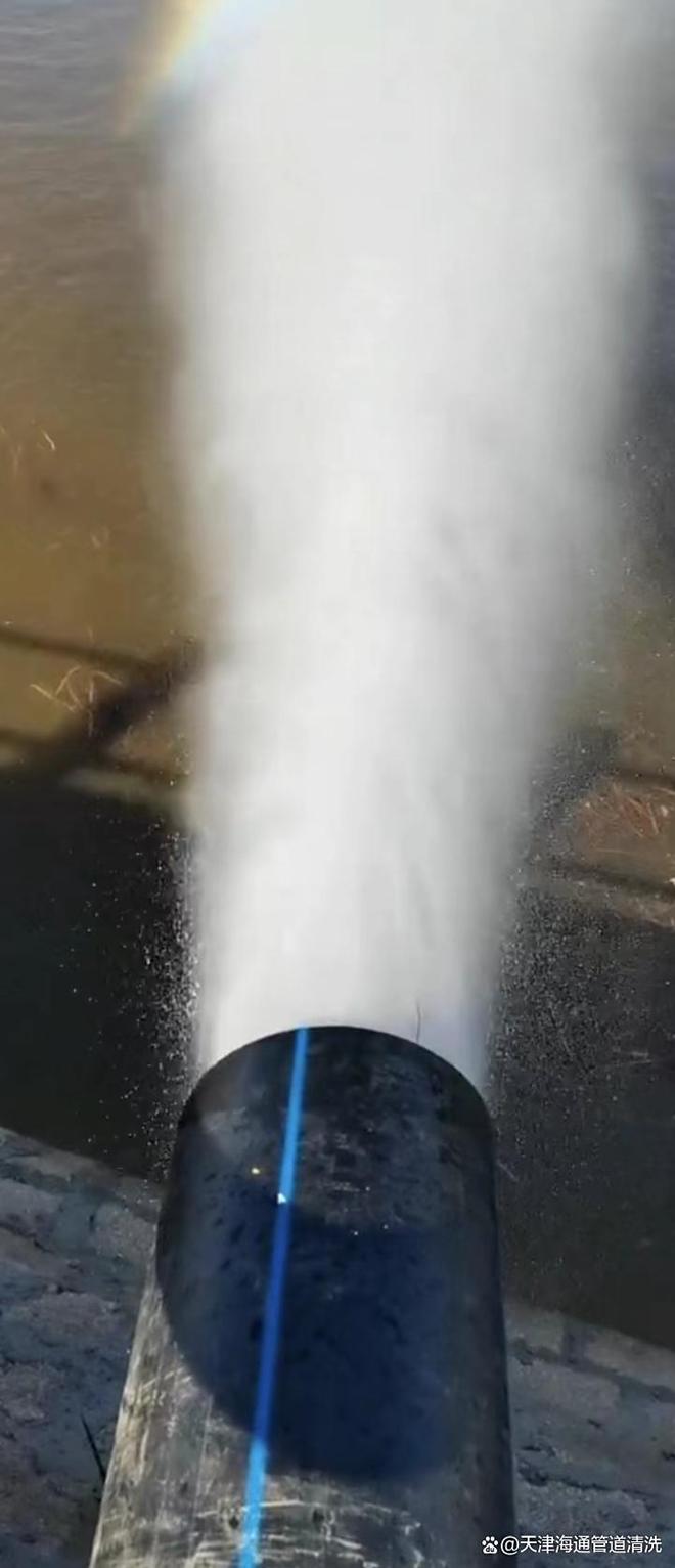 长距离自来水管道冲刷水锈北京热力管道清洗海通自来水清洗(图1)