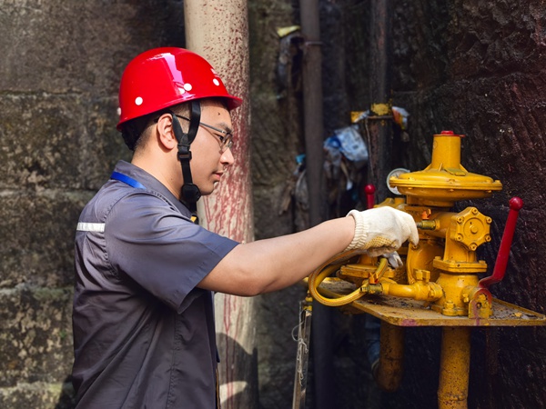 重庆燃气集团北碚分公司:“红岩燃小兵”进校园全力护航开学季(图3)