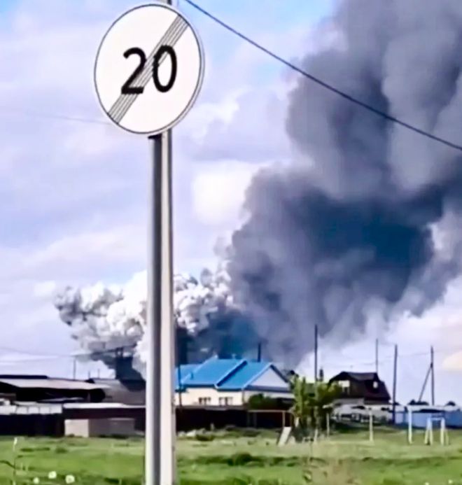 Kaiyun体育网站:跨越万里袭击海参崴?俄空军基地遇袭前两日海参崴突发三场爆炸(图1)