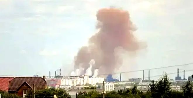 Kaiyun体育网站:跨越万里袭击海参崴?俄空军基地遇袭前两日海参崴突发三场爆炸(图9)