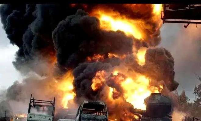 Kaiyun体育网站:跨越万里袭击海参崴?俄空军基地遇袭前两日海参崴突发三场爆炸(图3)