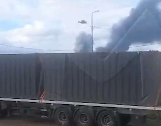 Kaiyun体育网站:跨越万里袭击海参崴?俄空军基地遇袭前两日海参崴突发三场爆炸(图11)