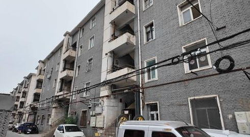 Kaiyun（中国体育）：维修水管卡在“空置房”多方接力解民忧暖民心(图3)