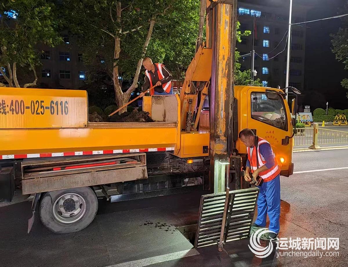 全力防汛护安澜(图2)