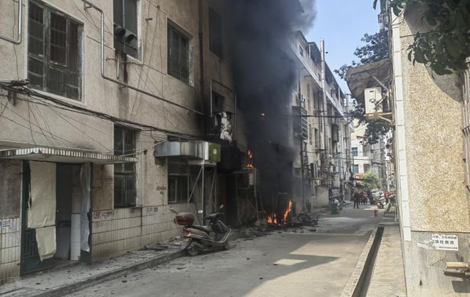 四川宜宾一餐厅厨房突发大火这个“潜在火源”早该清理→(图2)