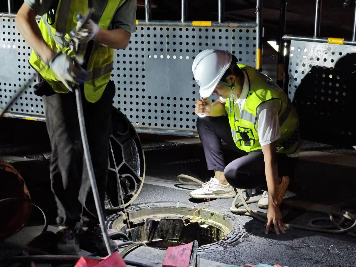 Kaiyun体育网站：老旧小区污水漫溢广州水投排水公司速解民忧(图2)