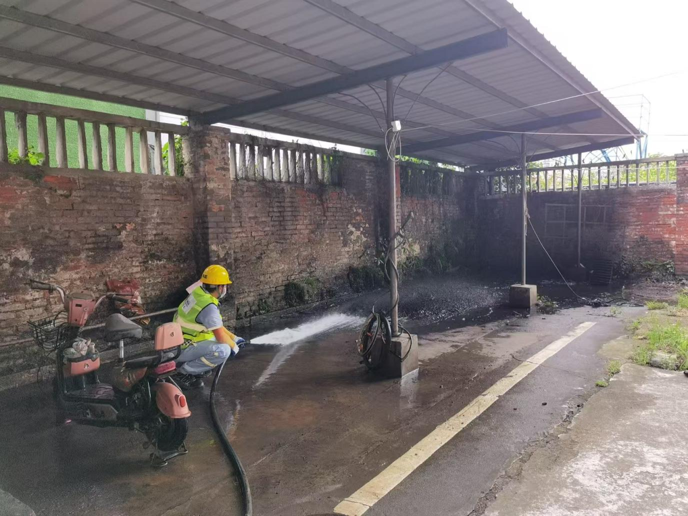 Kaiyun体育网站：老旧小区污水漫溢广州水投排水公司速解民忧(图4)