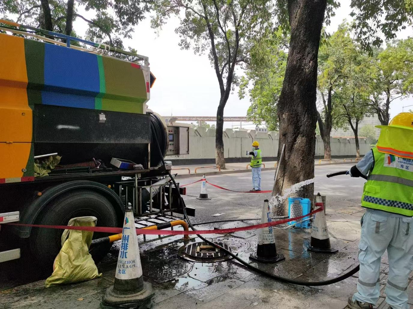 Kaiyun体育网站：老旧小区污水漫溢广州水投排水公司速解民忧(图5)