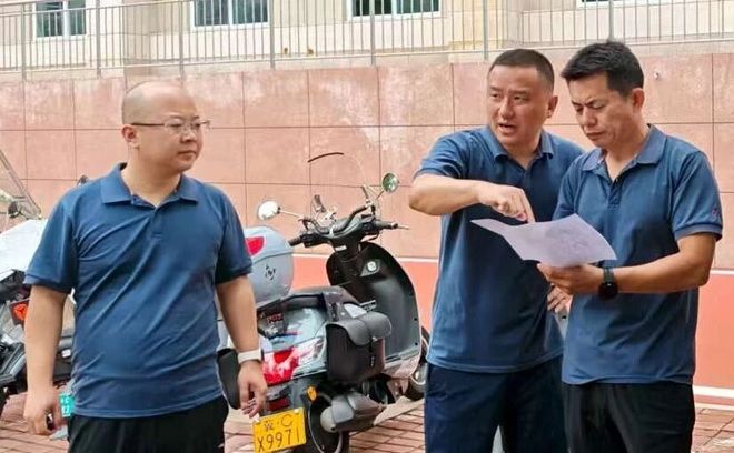 老管道新技术——东华里供热分公司提前部署护航供暖季(图1)