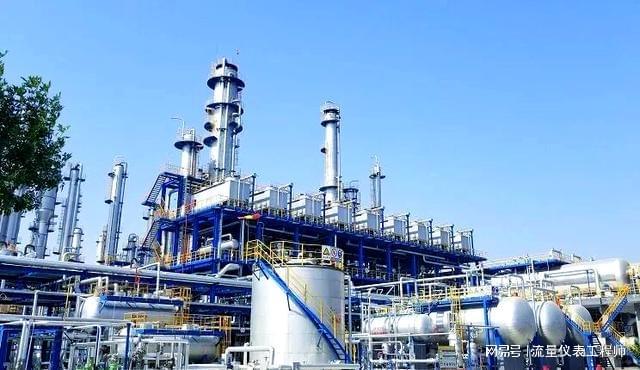 外夹式超声波流量计：无需切割管道实现精准测量的技术设计！(图1)