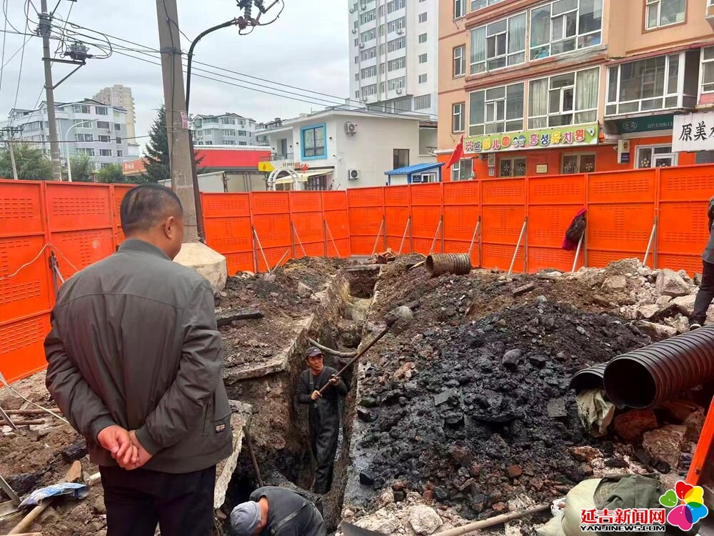 合力更换排水管化解居民“堵”心事(图1)