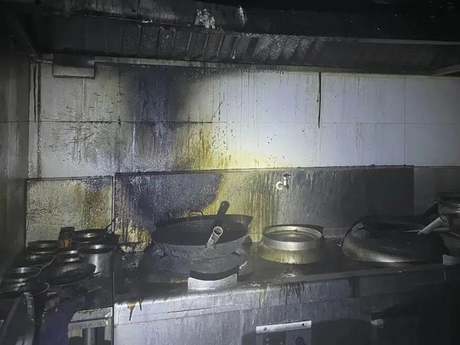 Kaiyun(中国体育):劈里啪啦!一饭店突发火情竟是它惹的祸!(图1)