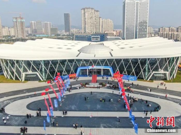 一根管道背后是怎样一个产业大军?(图18)