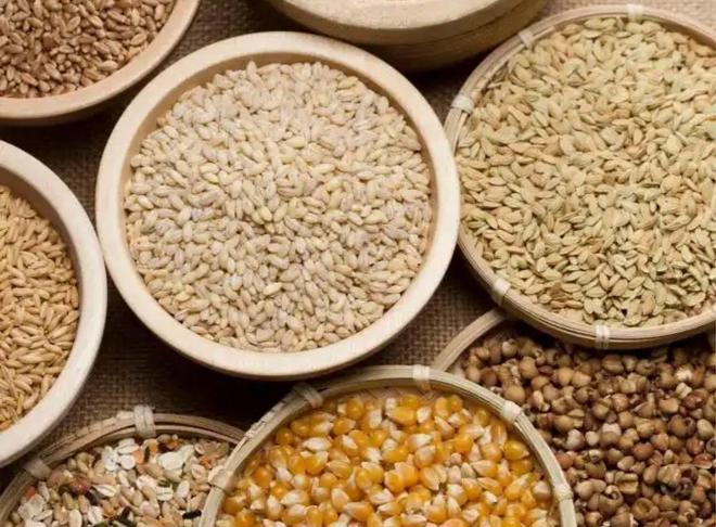 Kaiyun体育网站:猫的眼角有黑色的东西?去泪痕小妙招口碑好的去泪痕猫粮推荐(图2)