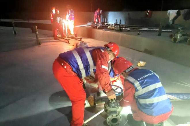 顶风冒雪！东北管道公司两座储罐清洗工程收官(图3)