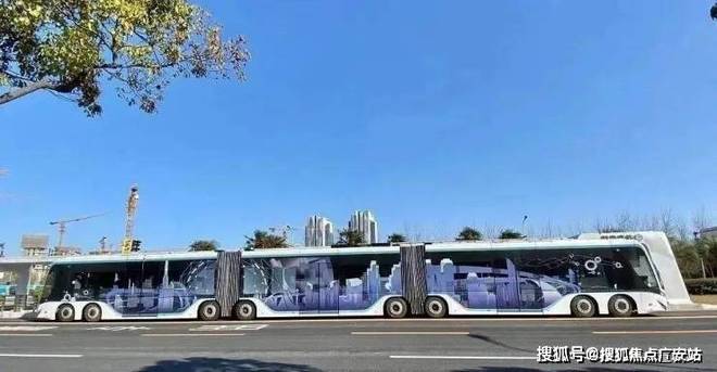 上实听海售楼处发布：临港滨海畔聆听海语绘就浪漫生活画卷(图3)