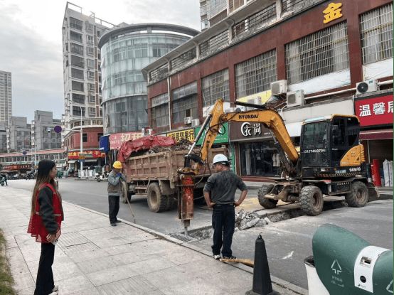 咸安区温泉街道希望桥社区:管道堵塞扰民社区联动解忧(图1)