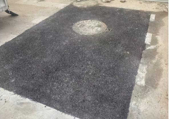 保定：高效修复供水管道挖槽消除通行隐患(图2)