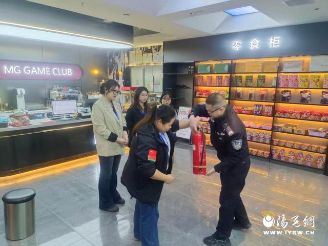 鱼斗路派出所开展冬季临街商铺消防安全专项检查(图2)